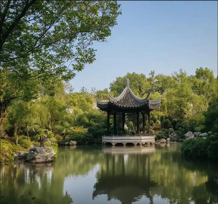 雨湖区忆伤体育有限公司